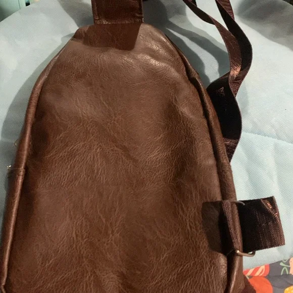 NWOT- Crossbody bag - Picture 4 of 4